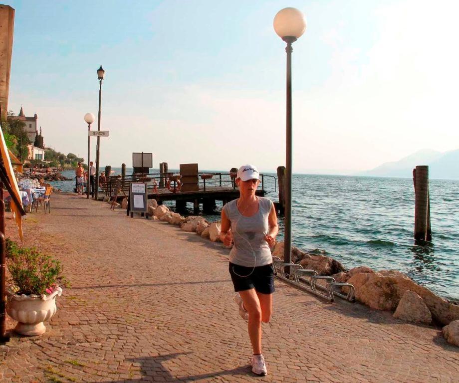 Hotel Eden Brenzone sul Garda Bagian luar foto