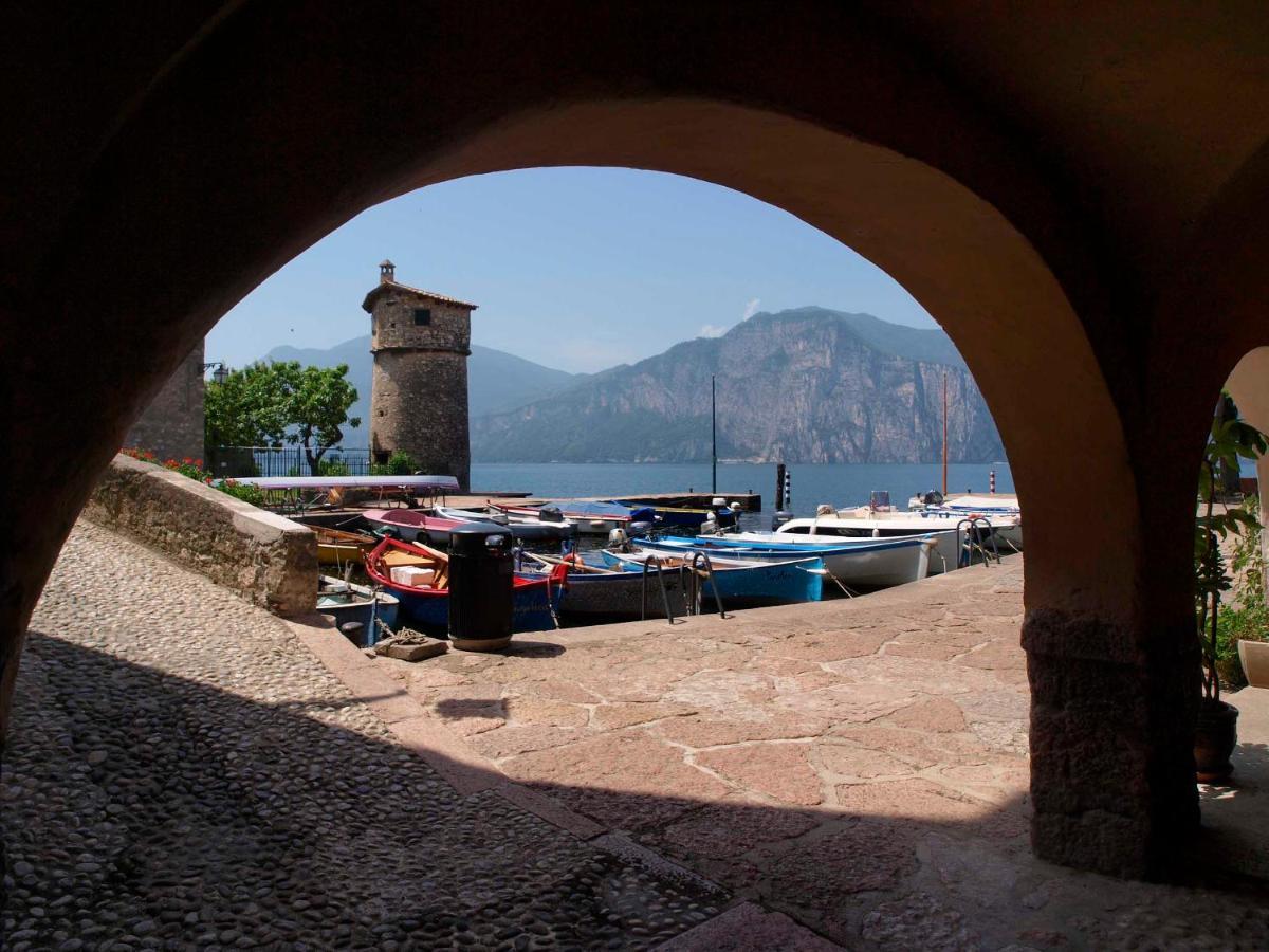 Hotel Eden Brenzone sul Garda Bagian luar foto
