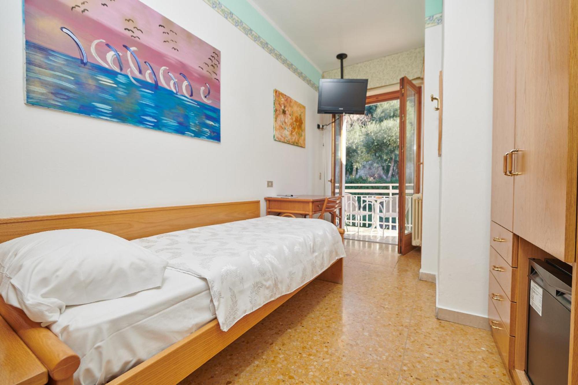 Hotel Eden Brenzone sul Garda Ruang foto