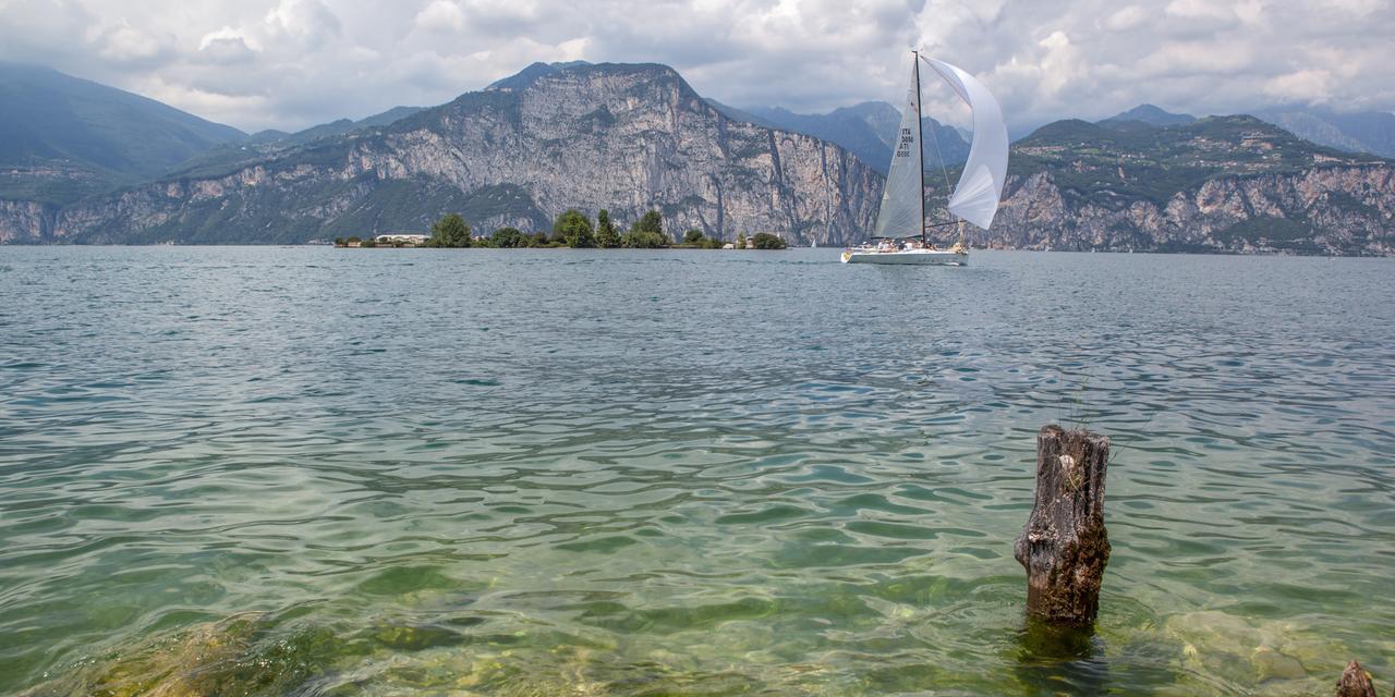 Hotel Eden Brenzone sul Garda Bagian luar foto